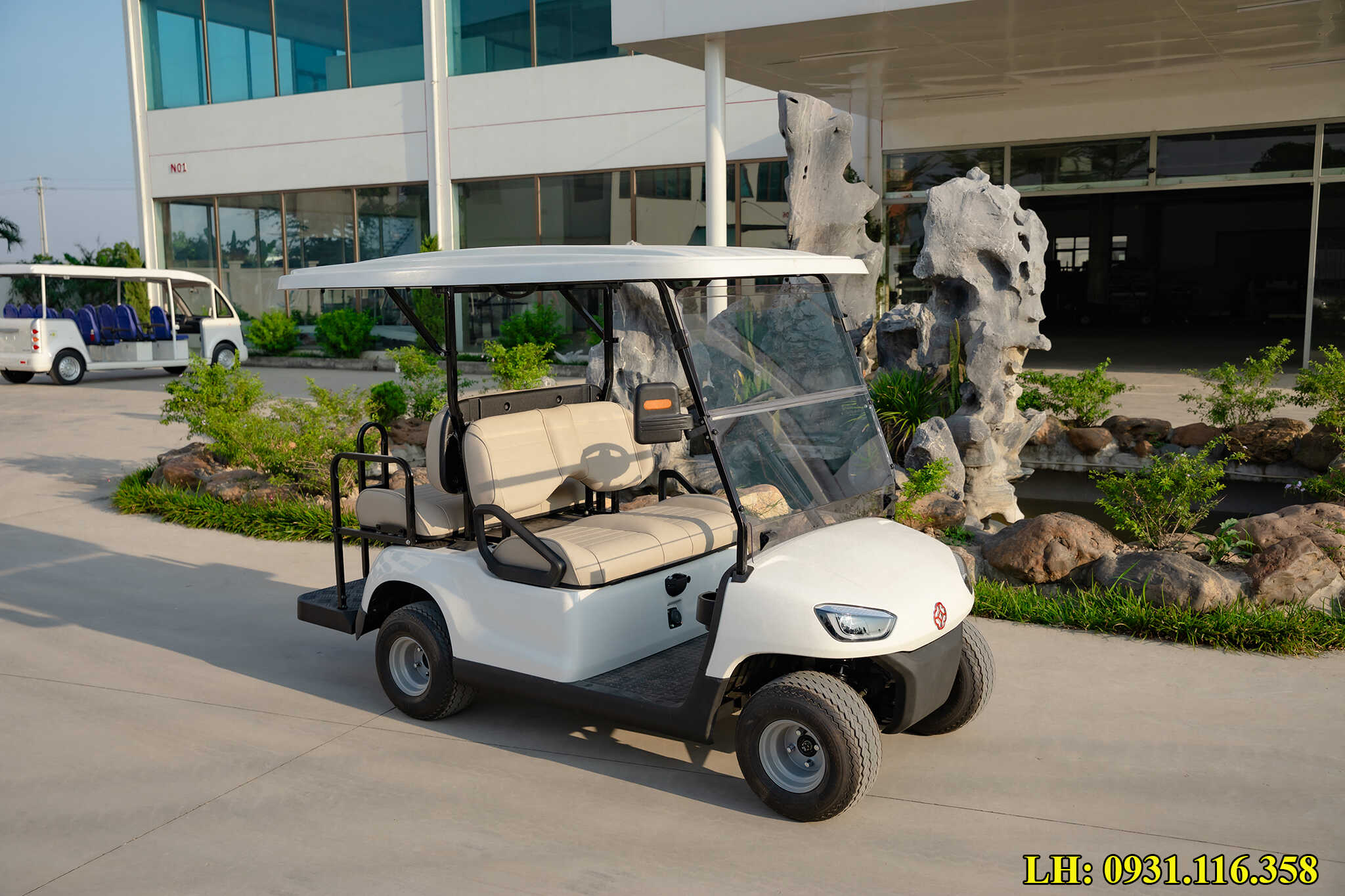 xe điện chạy trong sân golf 4 chỗ