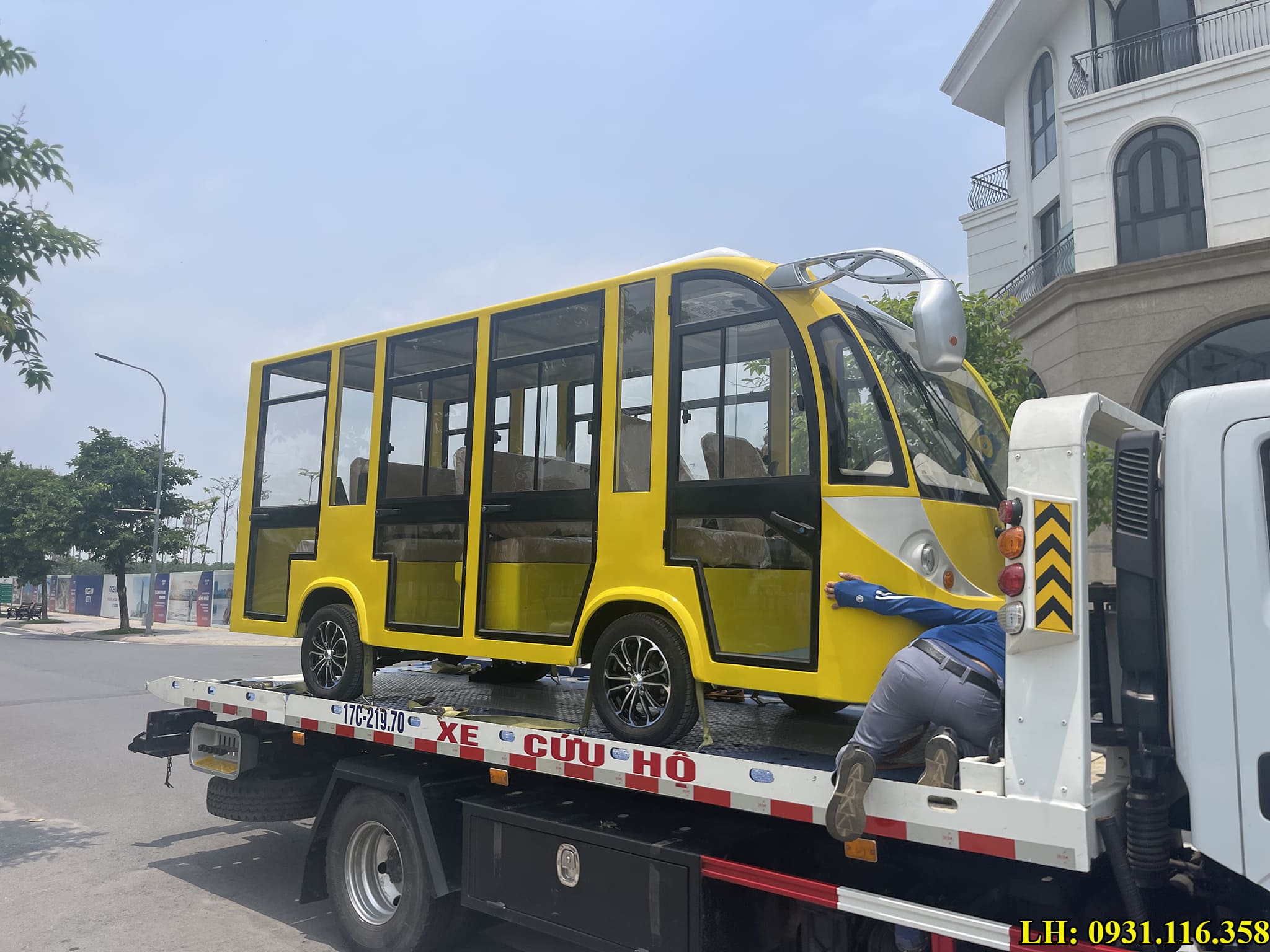 xe điện chở khách du lịch 11 chỗ cabin kín