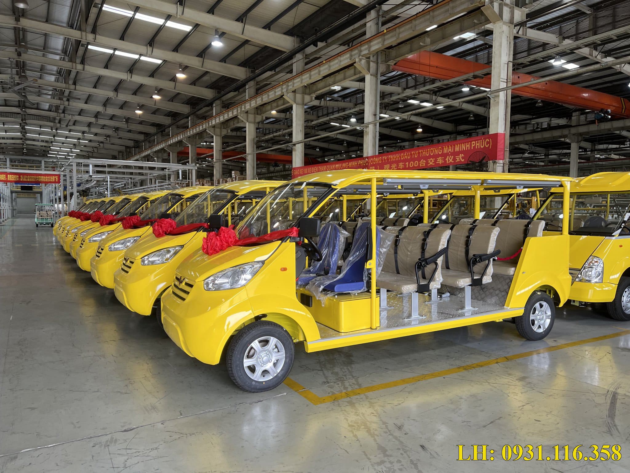 xe chở khách du lịch chạy xăng