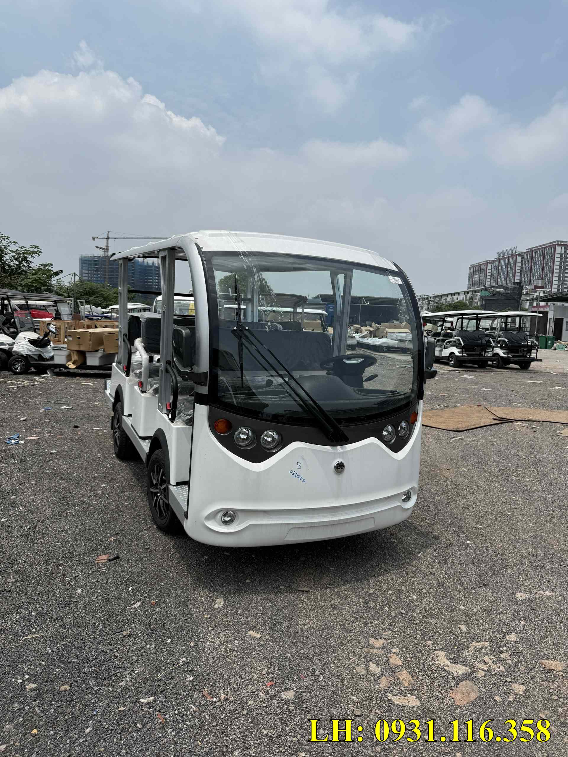 xe điện LVTONG 8 chỗ màu trắng